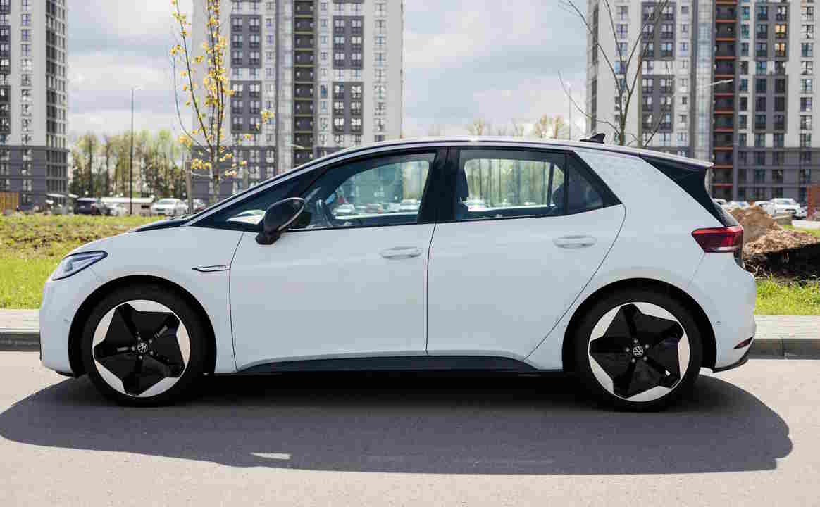 Image of E-MOBILITÄT IM ALLTAG: WISSEN FÜR UNTERWEGS