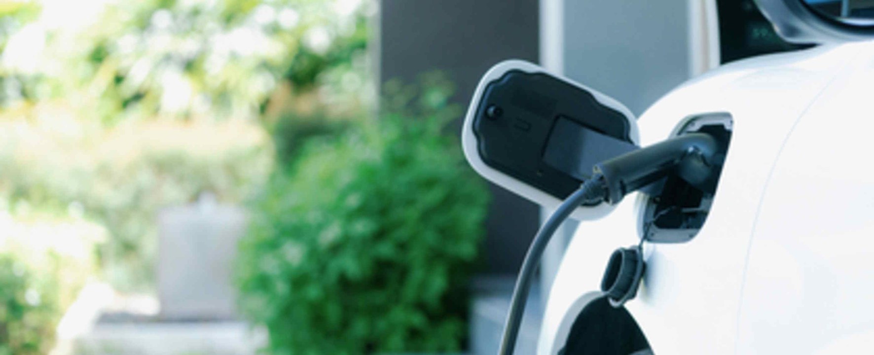 Image of ELEKTROMOBILITÄT IM FOKUS: DIE WICHTIGSTEN THEMEN RUND UM E-AUTOS