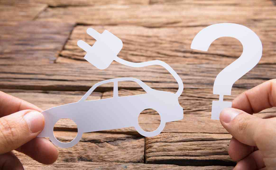 Image of E-MOBILITÄT IM ALLTAG: WISSEN FÜR UNTERWEGS