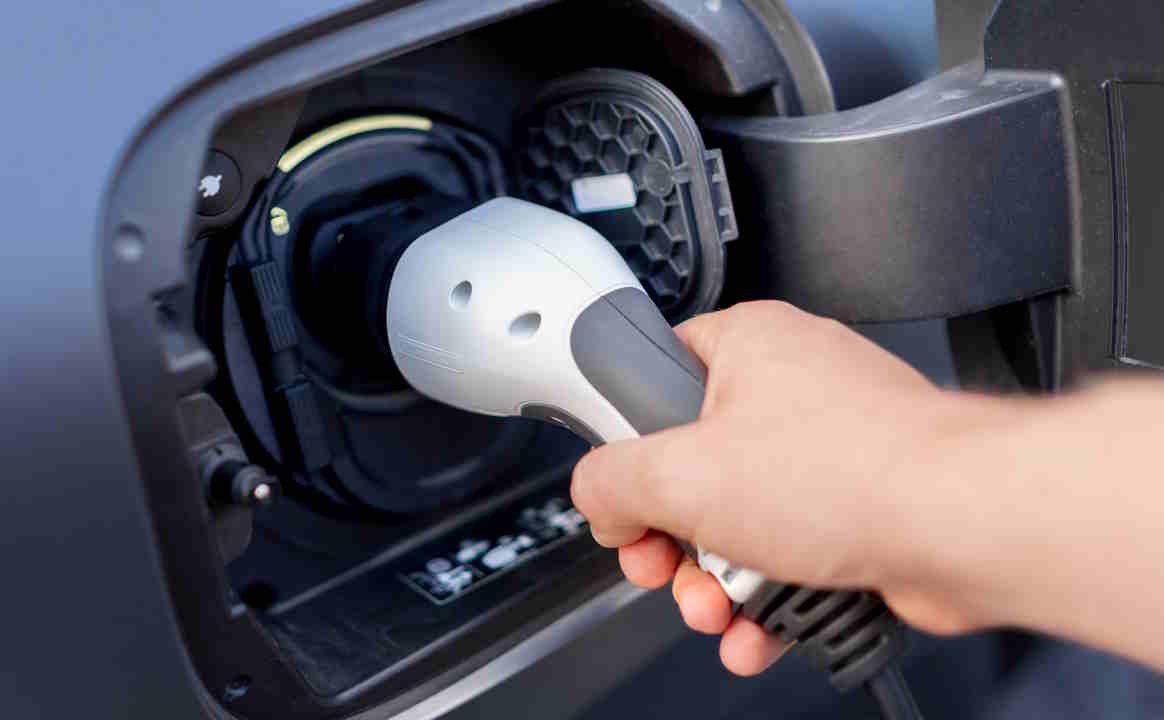 Image of E-AUTO TECHNIK: FUNKTIONEN, BESONDERHEITEN & CO