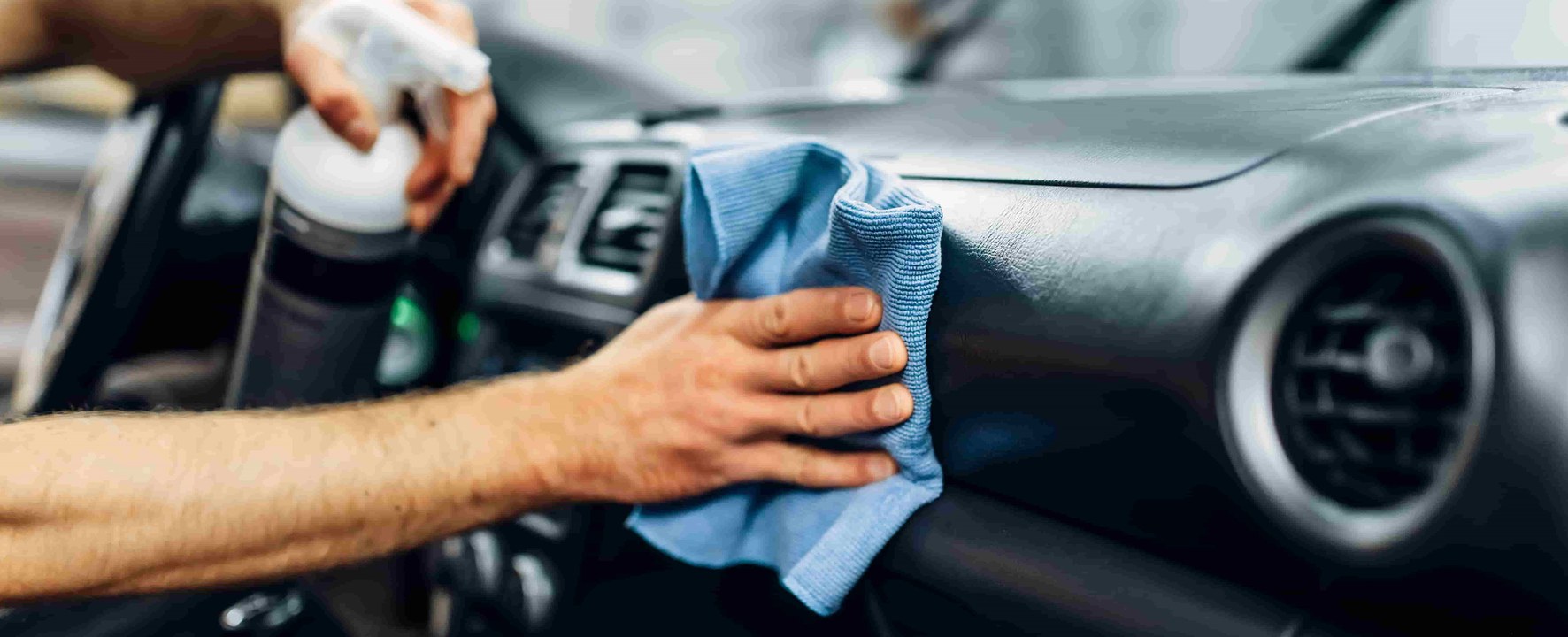 Image of Autoinnenreinigung – die besten Tipps für einen sauberen und gepflegten Innenraum