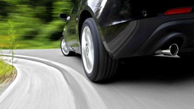 AUTO QUIETSCHT BEIM FAHREN - DAS STECKT DAHINTER