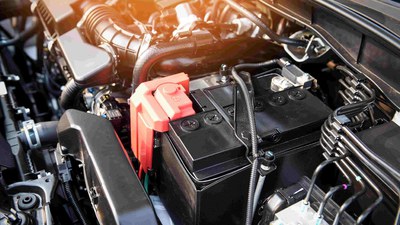 AUTOBATTERIE WECHSELN LEICHT GEMACHT