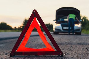 AUTOPANNE? SO VERHALTEN SIE SICH RICHTIG AUF DER AUTOBAHN Preview Image of AUTOPANNE? SO VERHALTEN SIE SICH RICHTIG AUF DER AUTOBAHN