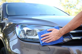 AUTOSCHEINWERFER AUFPOLIEREN