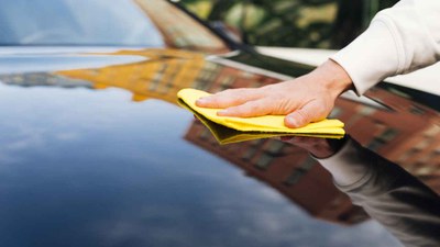 BAUMHARZ VOM AUTOLACK ENTFERNEN - SCHONEND & OHNE KRATZER