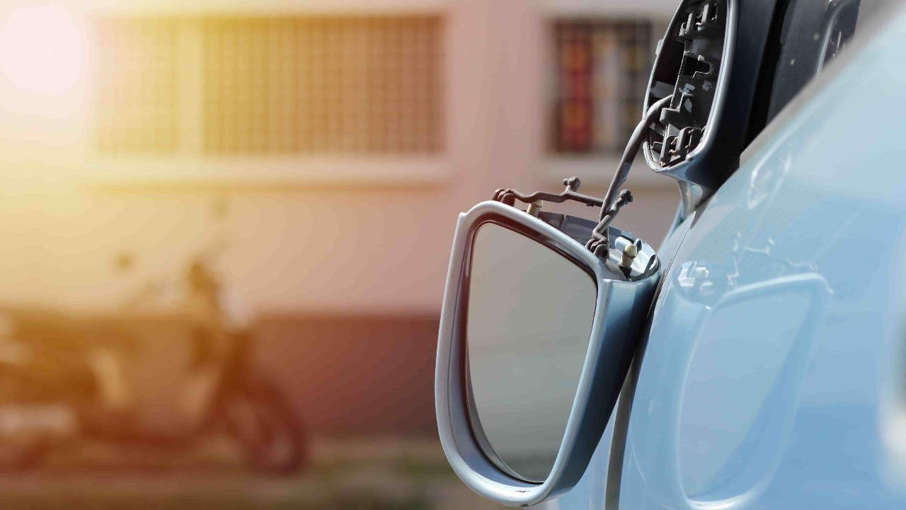 DARF ICH OHNE AUSSENSPIEGEL FAHREN? Preview Image of DARF ICH OHNE AUSSENSPIEGEL FAHREN?