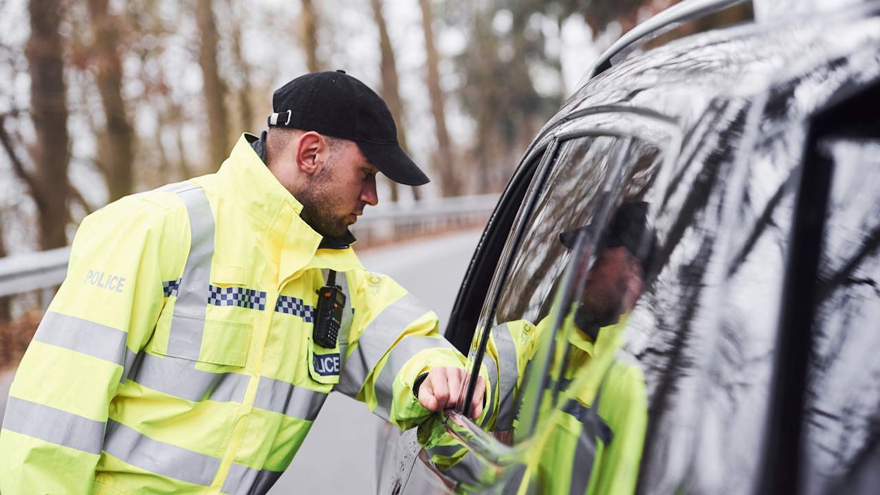 DARF MAN FAHREN, WENN MAN SEINEN FÜHRERSCHEIN VERLOREN HAT? Preview Image of DARF MAN FAHREN, WENN MAN SEINEN FÜHRERSCHEIN VERLOREN HAT?