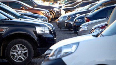 DAS SICHERSTE AUTO DER WELT: WELCHES AUTO SCHÜTZT UNS WIRKLICH AM BESTEN?