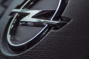 Preview Image of DER OPEL SPEEDSTER (2001-2005)