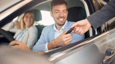 FAHRZEUGHALTERWECHSEL: DIESE FEHLER VERZÖGERN DIE UMMELDUNG