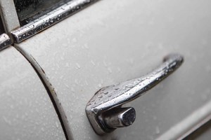 Preview Image of FLUGROST VOM AUTO ENTFERNEN: EFFEKTIVE METHODEN FÜR EIN MAKELLOSES AUTO