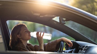 Achtung, Hitze! Mit diesen Tipps schützen Sie sich im Auto vor der Sonne