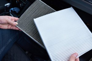 INNENRAUMFILTER WECHSELN: SAUBERE LUFT IM AUTO GARANTIERT Preview Image of INNENRAUMFILTER WECHSELN: SAUBERE LUFT IM AUTO GARANTIERT