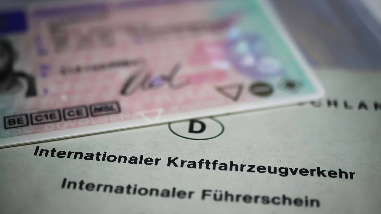 Preview Image of INTERNATIONALER FÜHRERSCHEIN: IHR SCHLÜSSEL ZUR MOBILITÄT IM AUSLAND