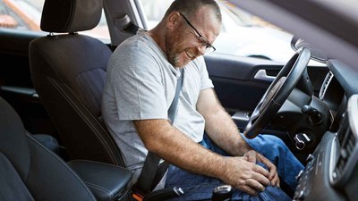 KNIESCHMERZEN BEIM AUTOFAHREN? DAS KÖNNEN SIE TUN!