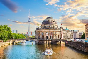 NACH DEUTSCHLAND MIT DEM AUTO Preview Image of NACH DEUTSCHLAND MIT DEM AUTO