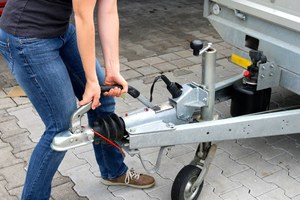 Preview Image of PKW MIT ANHÄNGER FAHREN: WELCHER FÜHRERSCHEIN IST NÖTIG?