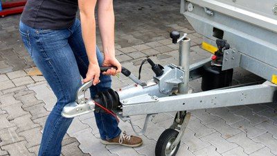 PKW MIT ANHÄNGER FAHREN: WELCHER FÜHRERSCHEIN IST NÖTIG?