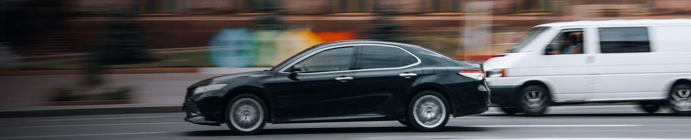 Seit 1. März 2024 kann die Polizei in Österreich Rasern das Fahrzeug vor Ort abnehmen. Ab Oktober 2027 gilt das auch für Leasing-, Miet- und Firmenfahrzeuge. Bei extremen Überschreitungen droht sogar die Versteigerung.