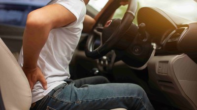 Rückenschmerzen beim Autofahren