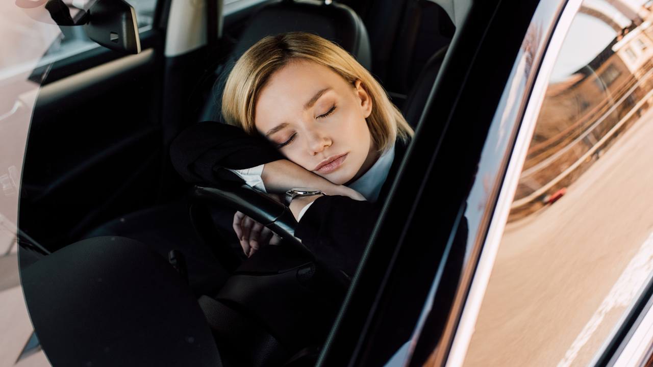 Preview Image of SEKUNDENSCHLAF IM AUTO: UNSICHTBARE GEFAHR FÜR JEDEN FAHRER