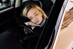 Preview Image of SEKUNDENSCHLAF IM AUTO: UNSICHTBARE GEFAHR FÜR JEDEN FAHRER