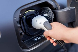 Preview Image of SO LADEN SIE IHR ELEKTROAUTO RICHTIG