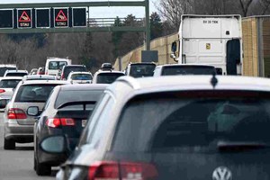 Preview Image of SOMMERREISEVERKEHR 2025: WANN UND WO DROHT STAU AUF DEN AUTOBAHNEN?