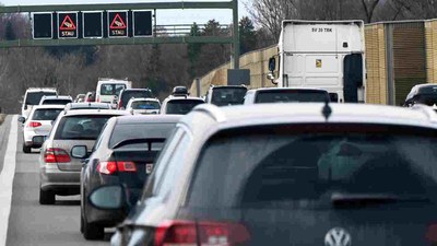 SOMMERREISEVERKEHR 2025: WANN UND WO DROHT STAU AUF DEN AUTOBAHNEN?