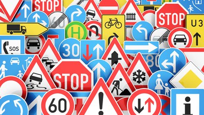 StVO NOVELLE 2026: HELMPFLICHT, NEUE E-SCOOTER REGELN & STRAFEN AB 01. MAI