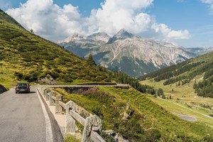 Preview Image of TIPPS FÜR LANGE AUTOFAHRTEN: FIT & FOKUSSIERT ANS ZIEL