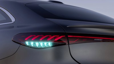 Какво ще означава тюркоазения цвят при автомобилите?